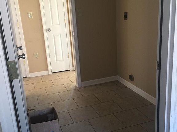 Laundry room attatched to garage