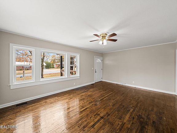 4th image of 608 Bryant St