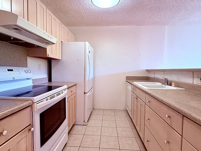 55 S Judd St #705 — Photo 2