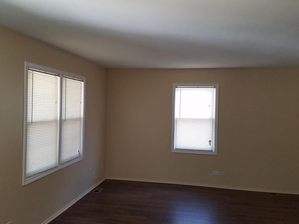 202 Emerson Ct Bloomingdale IL Zillow