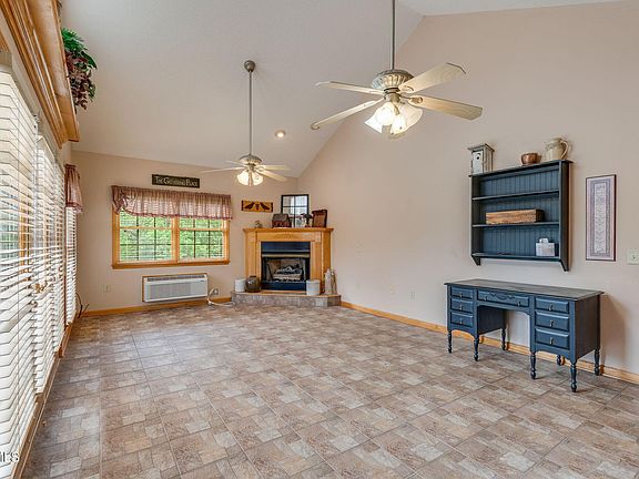 23rd image of 147 Britton Ln