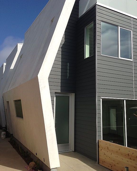 2nd image of 726 E California Ave