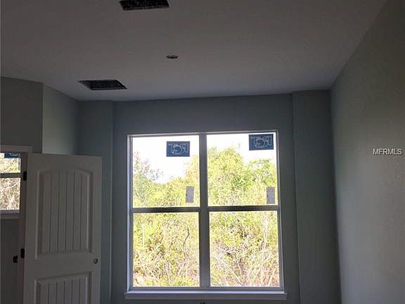 5th image of 154 Jennifer Dr