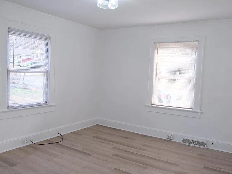3038 Melita Ave — Photo 15