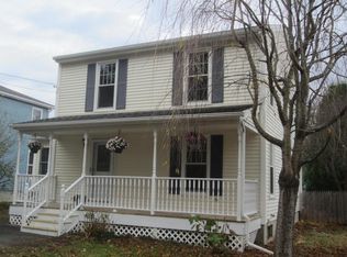 12 Colonial Rd, Webster, MA 01570
