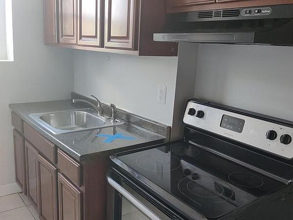 2nd image of 256 Apsley St Unit 1