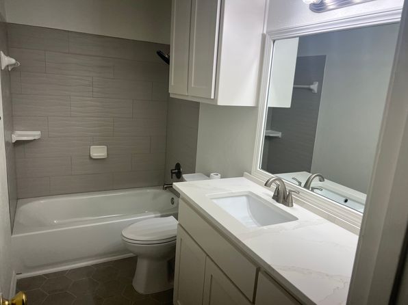 1303 N Nolan River Rd #B