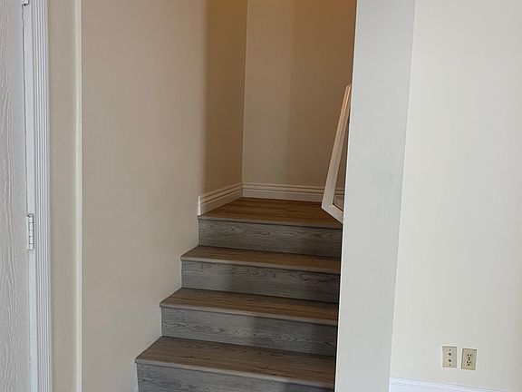 5th image of 1000 Golden Springs Dr Unit D