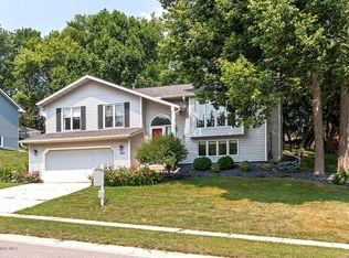 329 Meadow Run Dr SW, Rochester, MN 55902