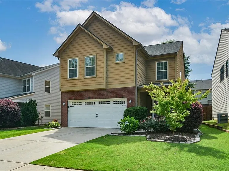 254 Shaw Dr — Photo 1
