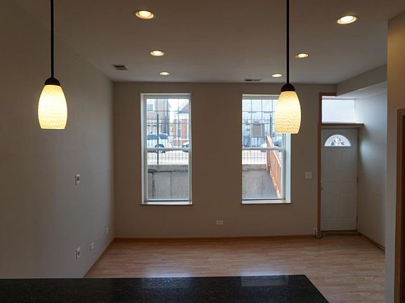 3rd image of 2212 W 21st Pl #1F