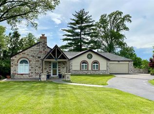 1095 Majestic Dr, Fenton, MO