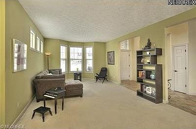 5th image of 38610 Thorton Ln