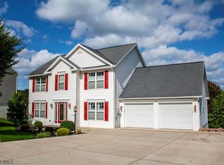 152 Park Forest Ln, Altoona, PA 16601