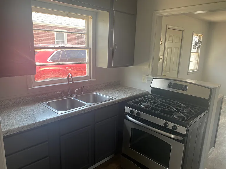 607 Morgan Ave — Photo 4