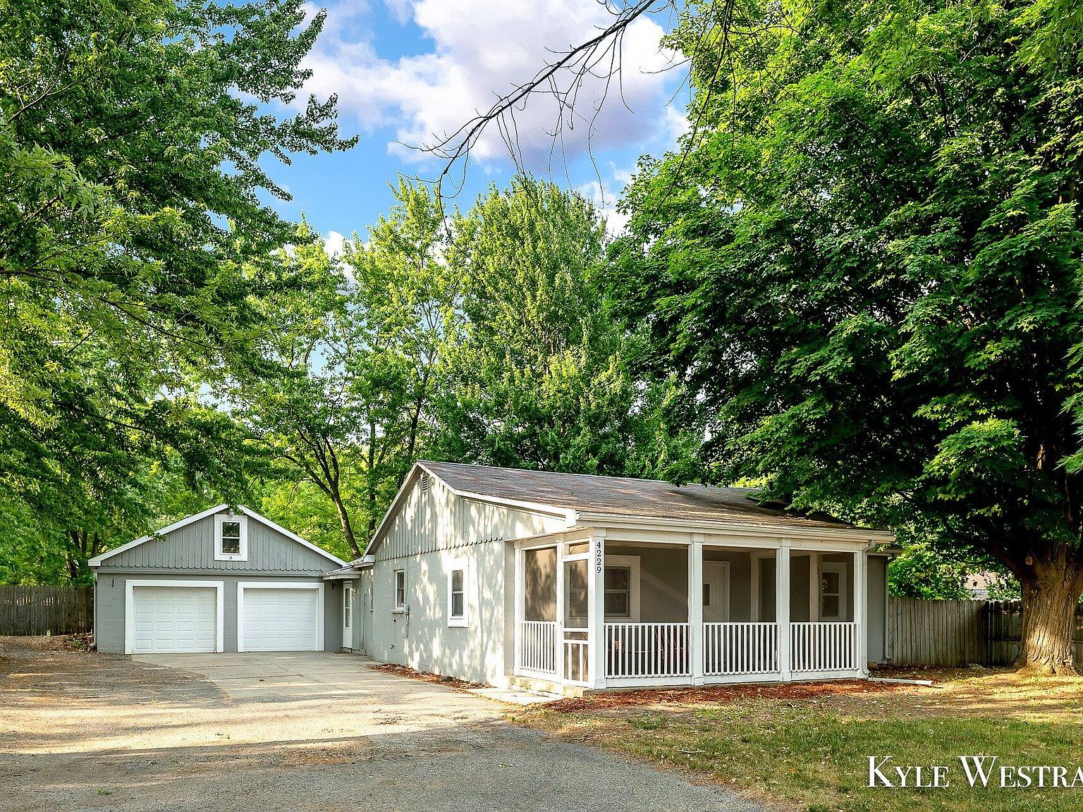 4229 44th St SW, Grandville, MI 49418 Zillow