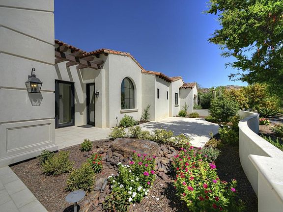 005_Courtyard