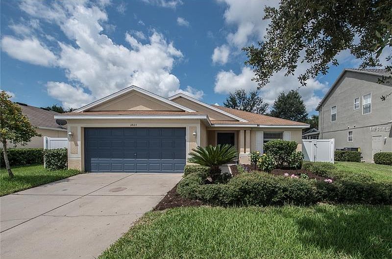 1st image of 11823 Autumn Creek Dr