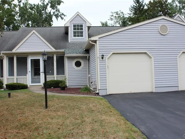 210 Springmoor Dr, Liverpool, NY 13088