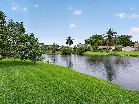 4th image of 8668 SW 50th St