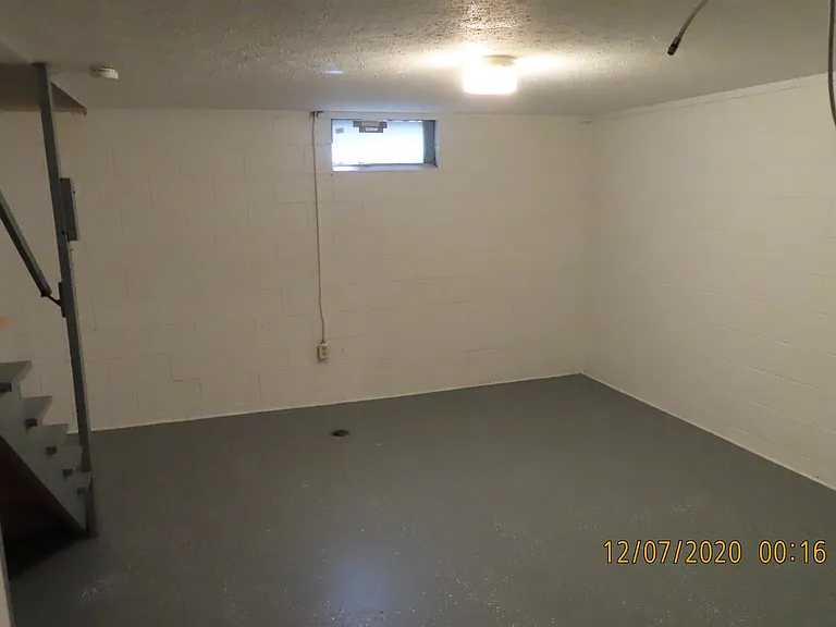 905 North Meadows Court - C — Photo 28