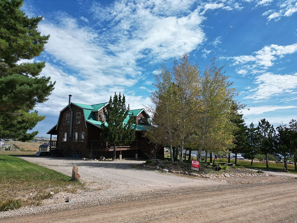 1st image of 358 Maple Dr