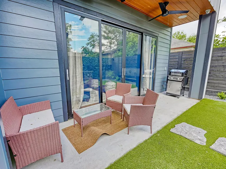 5215 Farmer St — Photo 35