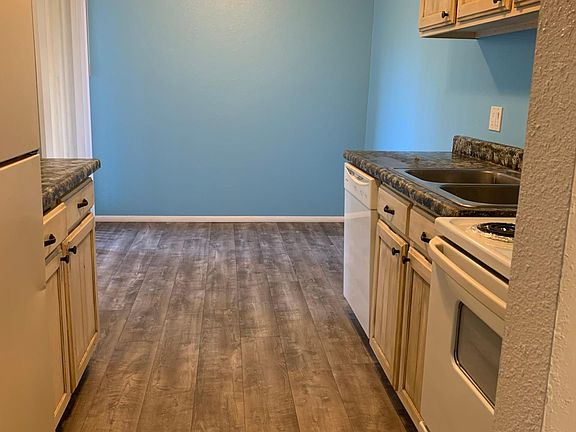 3rd image of 287 E Cordelia Ave