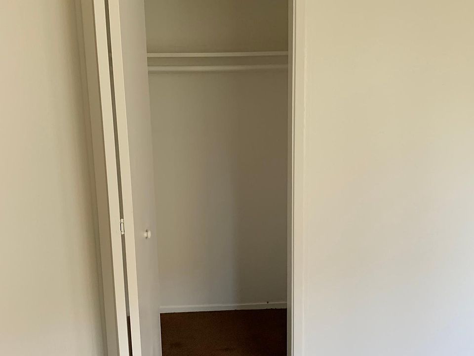 1st image of 18 Gardiner Ave #2