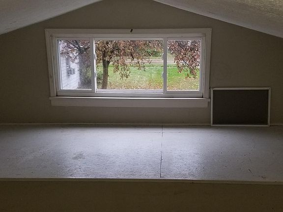 5th image of 23119 Summerland Ave