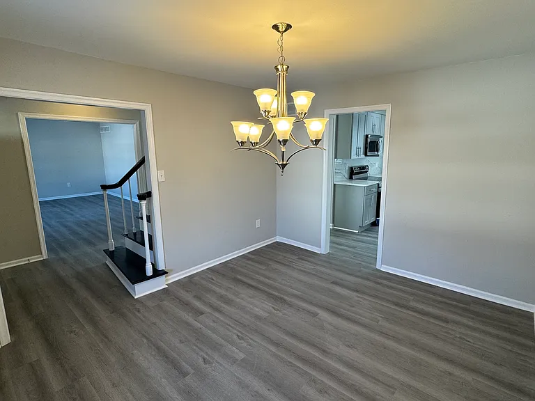 2302 Empire Dr — Photo 3