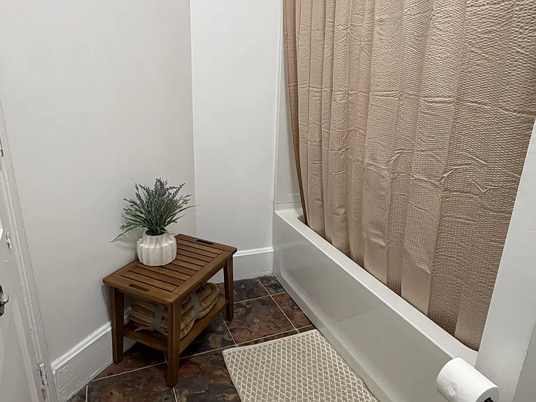 308 N 2nd St #4 — Photo 9