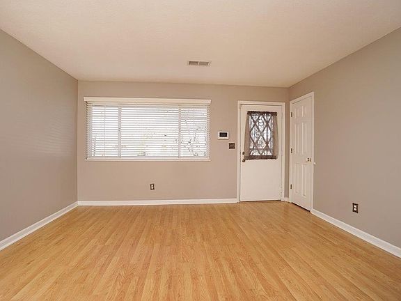 4th image of 10110 Windswept Ln
