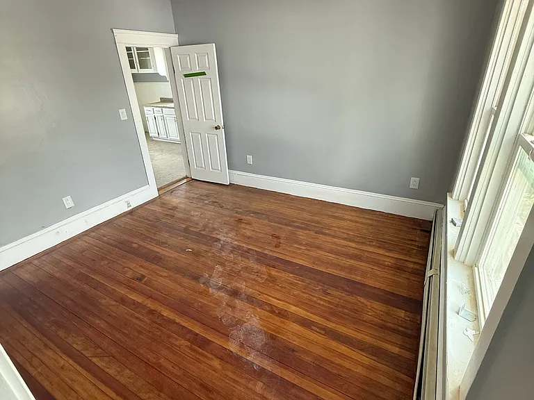 183 Byfield St #2R — Photo 3
