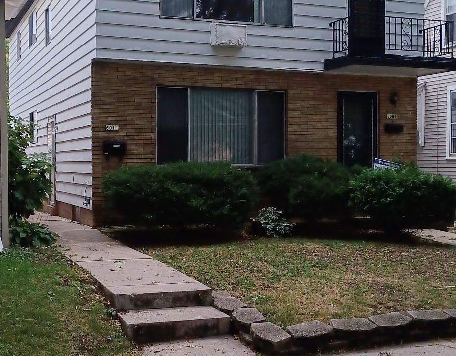 6011 W Lapham St 3 bedroom upper