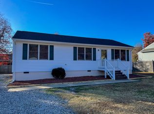 15928 Sandwave Rd, Chester, VA 23831