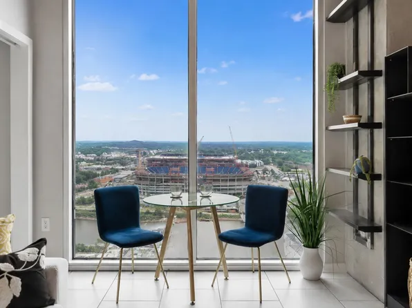 415 Church St APT 2413, Nashville, TN 37219