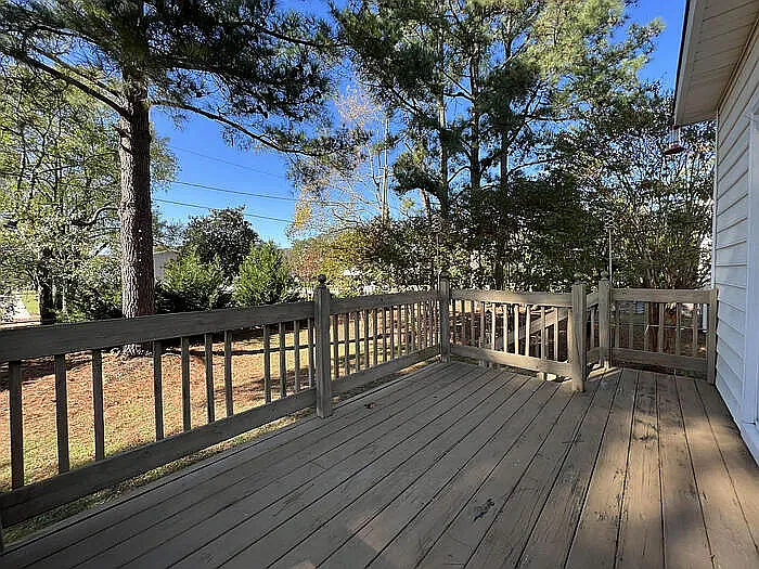 102 Ashley Ct — Photo 34