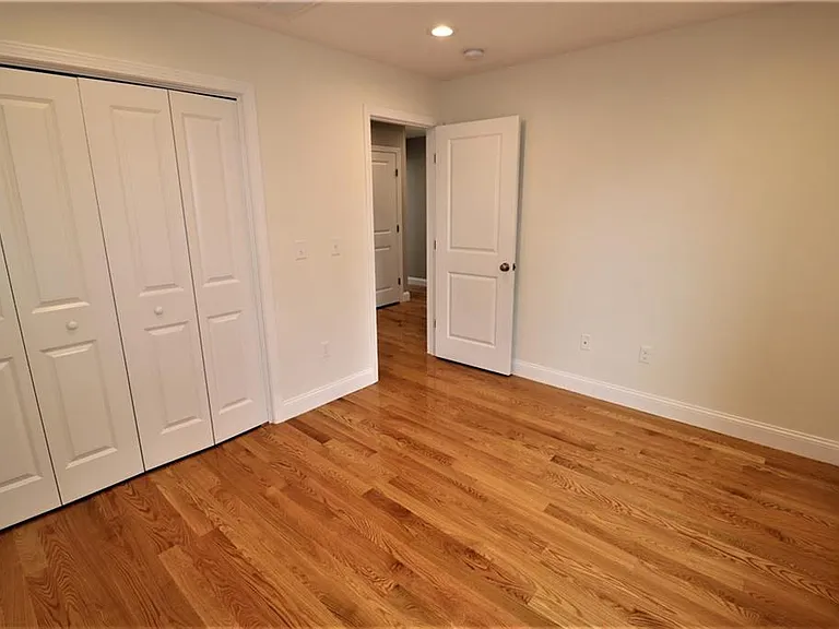 121 Hillcrest Ave — Photo 18