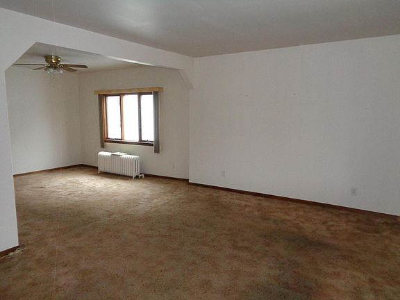 5th image of 20 Crestwood Ave