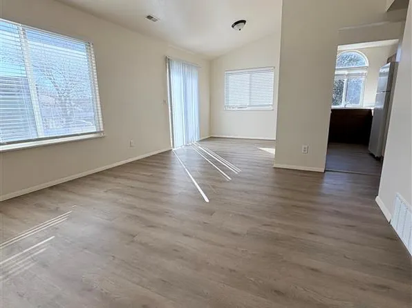 Country Crossing Apartments