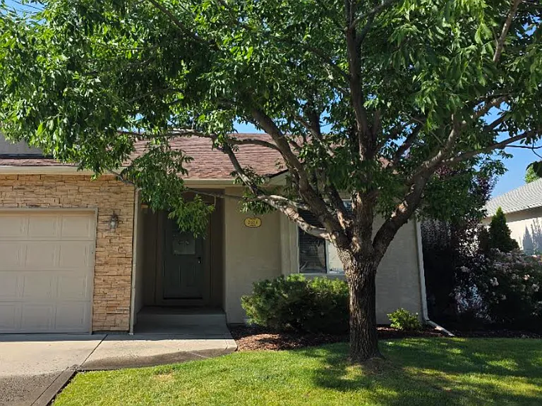 2489 Lake Park Dr #A — Photo 1