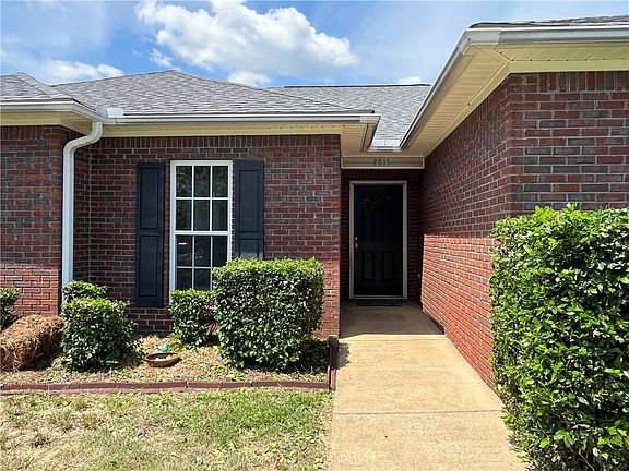 2nd image of 2815 Gatewood Dr