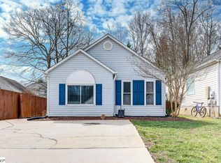 20 Lantern Ln, Greer, SC 29651