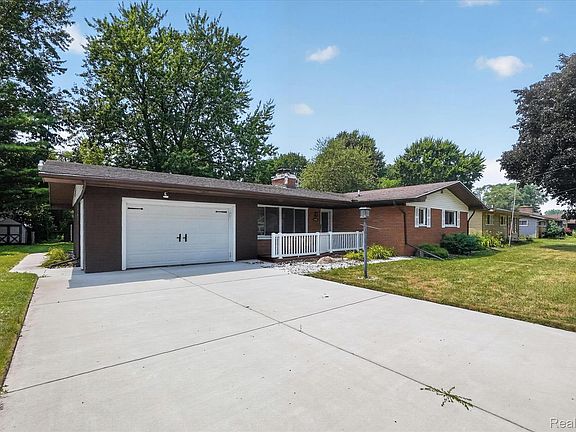 2nd image of 3504 Creekwood Dr