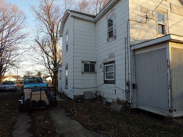 2nd image of 1205 Champaign Ave