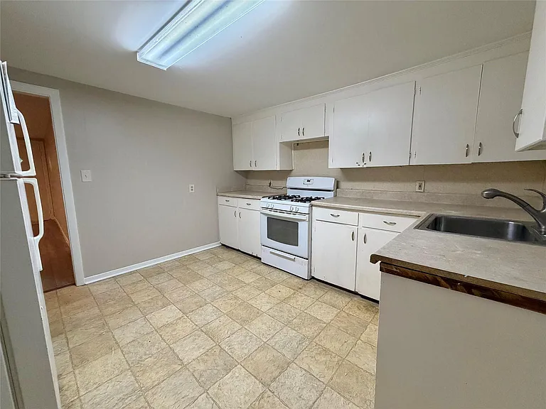 503 McKee St — Photo 8