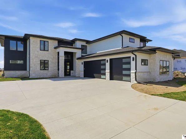 3659 Wilderness Hills Blvd, Lincoln, NE 68516