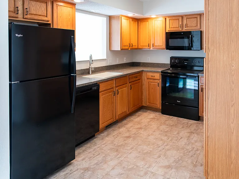 800 Hope Dr — Photo 5