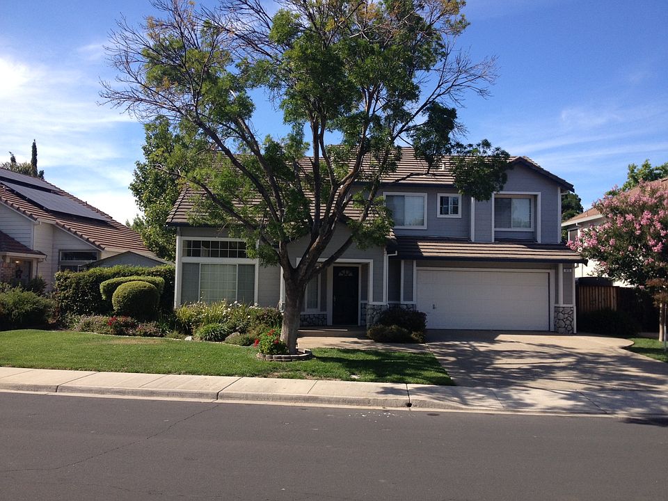 1st image of 915 Woodsong Ln